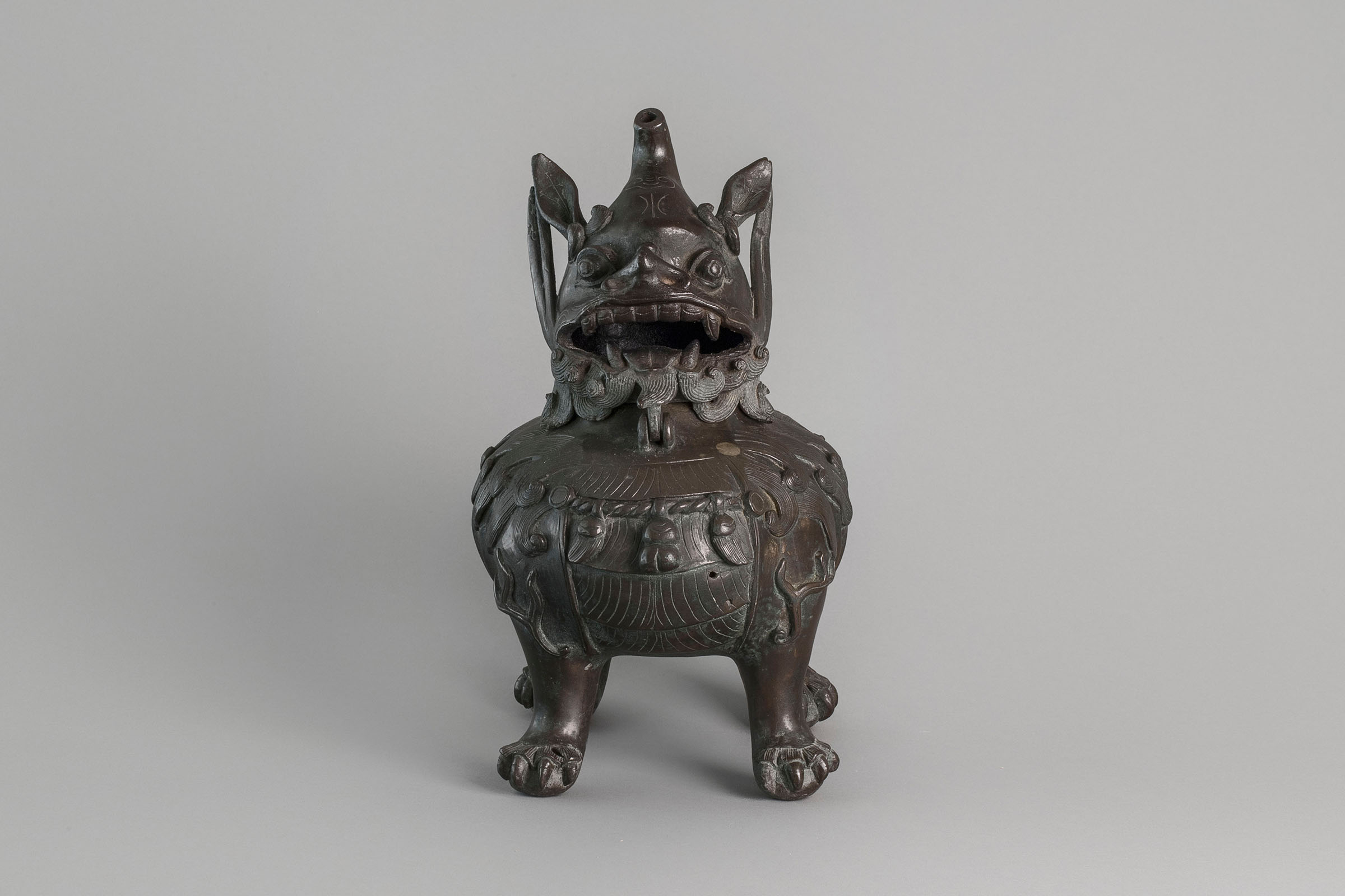 明 铜狮香炉