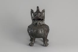 明 铜狮香炉