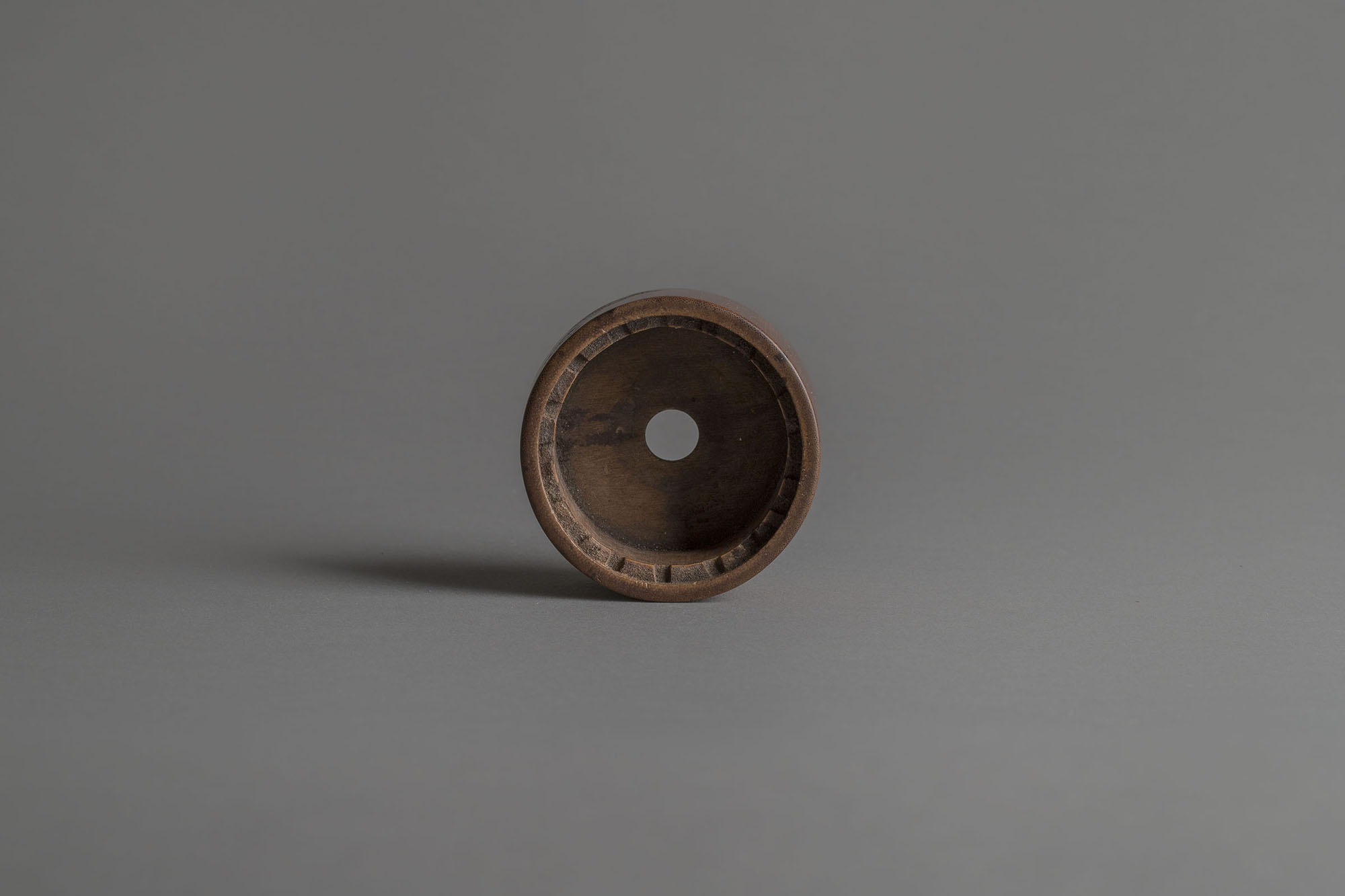白石老人竹刻金玲子罐   近代