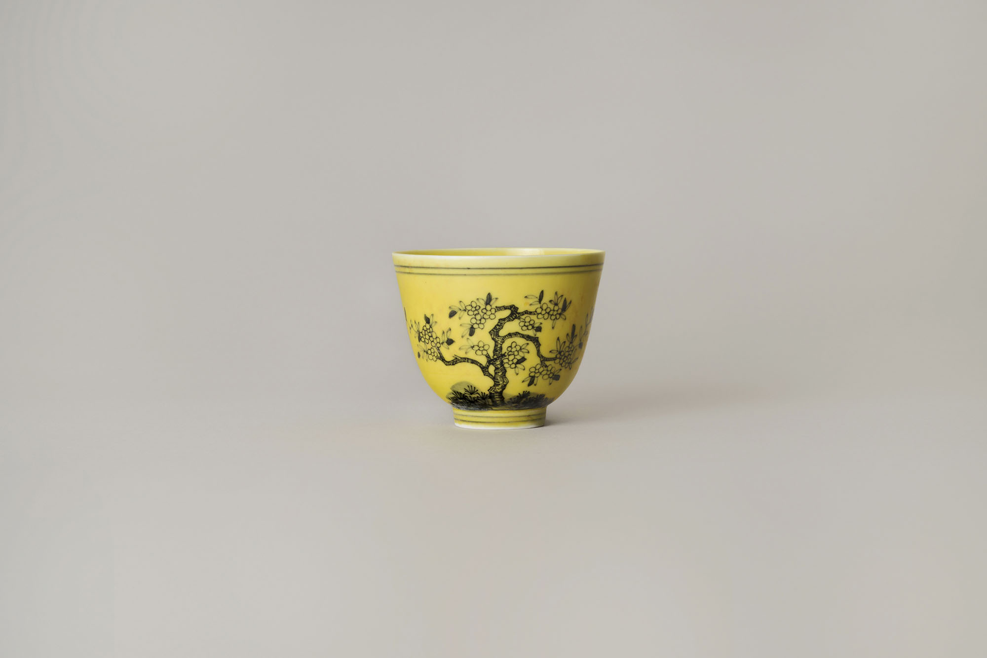 明成化黃地墨彩盅（一对）